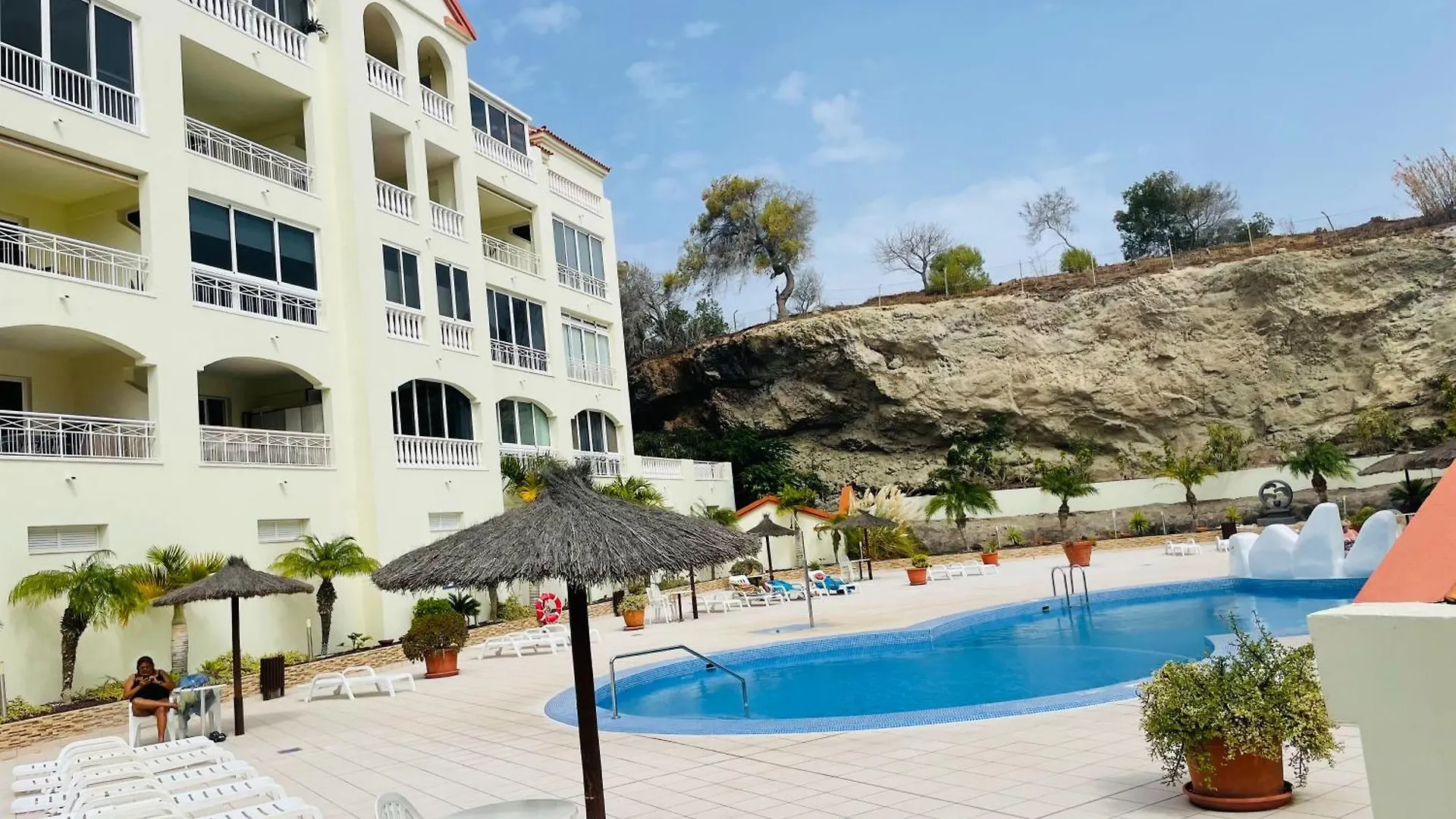 Apartment Mona'S Point Tenerife - Aircon, Private Parking And Heated Pool San Miguel de Abona Spain